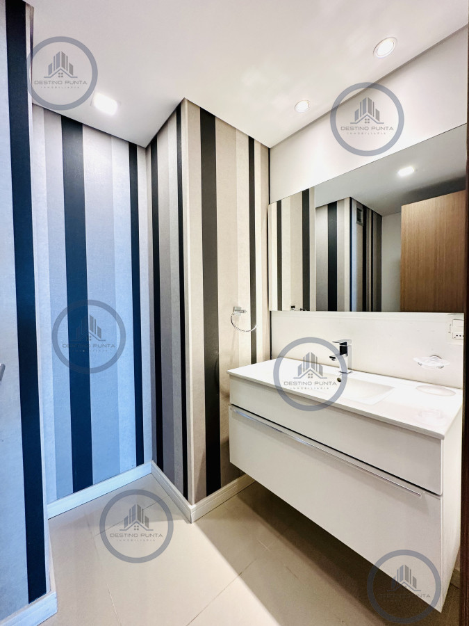 Apartamento ID.2295 - Oportunidad de venta apartamento de 3 dormitorios mas dependencia Playa Brava, Punta del Este