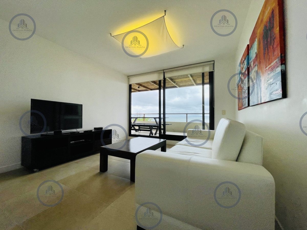 Apartamento ID.1029 - Venta de apartamento de dos dormitorios con parrillero en complejo privado de Punta Ballena