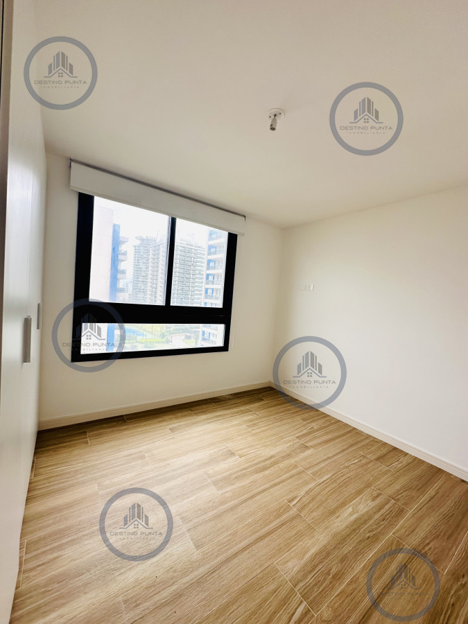 Apartamento ID.1196 - Apartamento de 2 Dormitorios Alquiler Anual, Playa Brava, Punta del Este