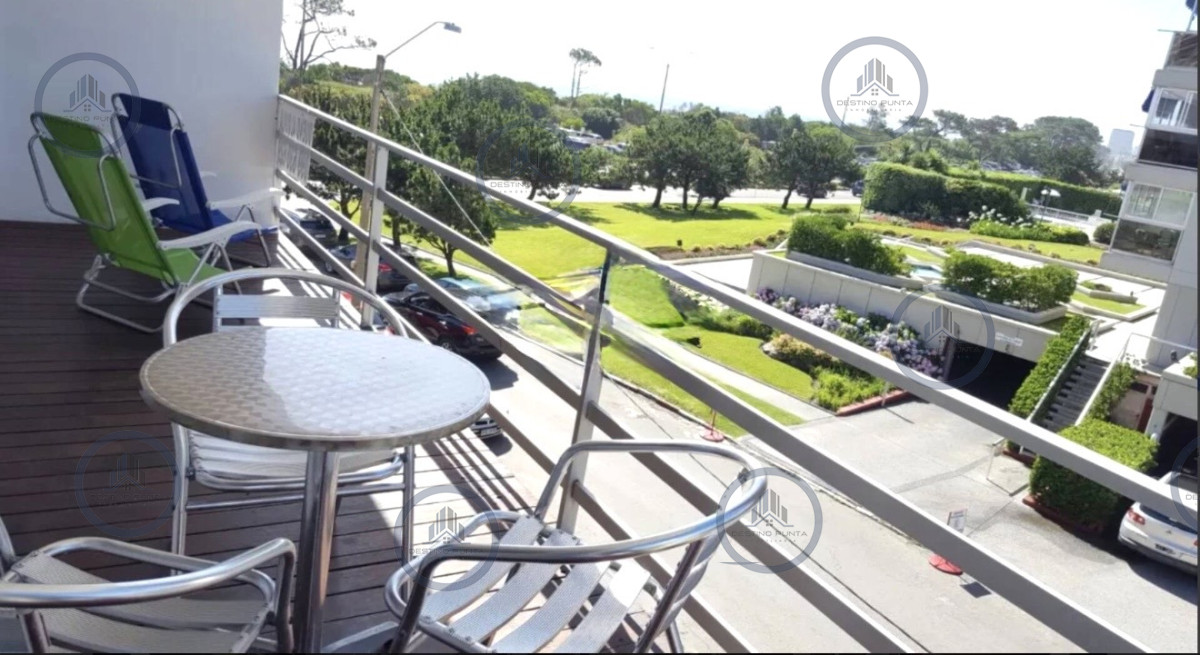 Apartamento ID.3193 - Venta | Apartamento de 2 dormitorios frente al mar – Playa Mansa, Punta del Este
