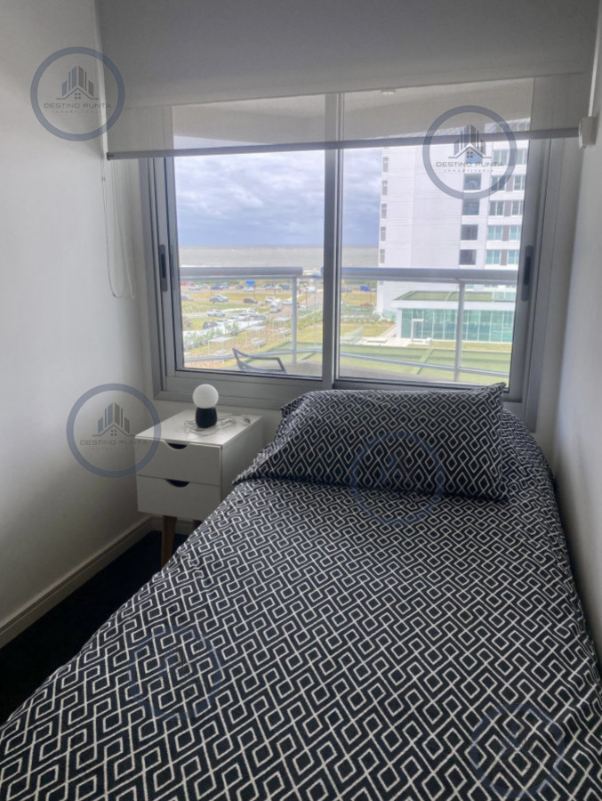 Apartamento ID.2896 - Alquiler temporal apartamento de 3 amplios dormitorios más dependencia con parrillero propio Playa Brava