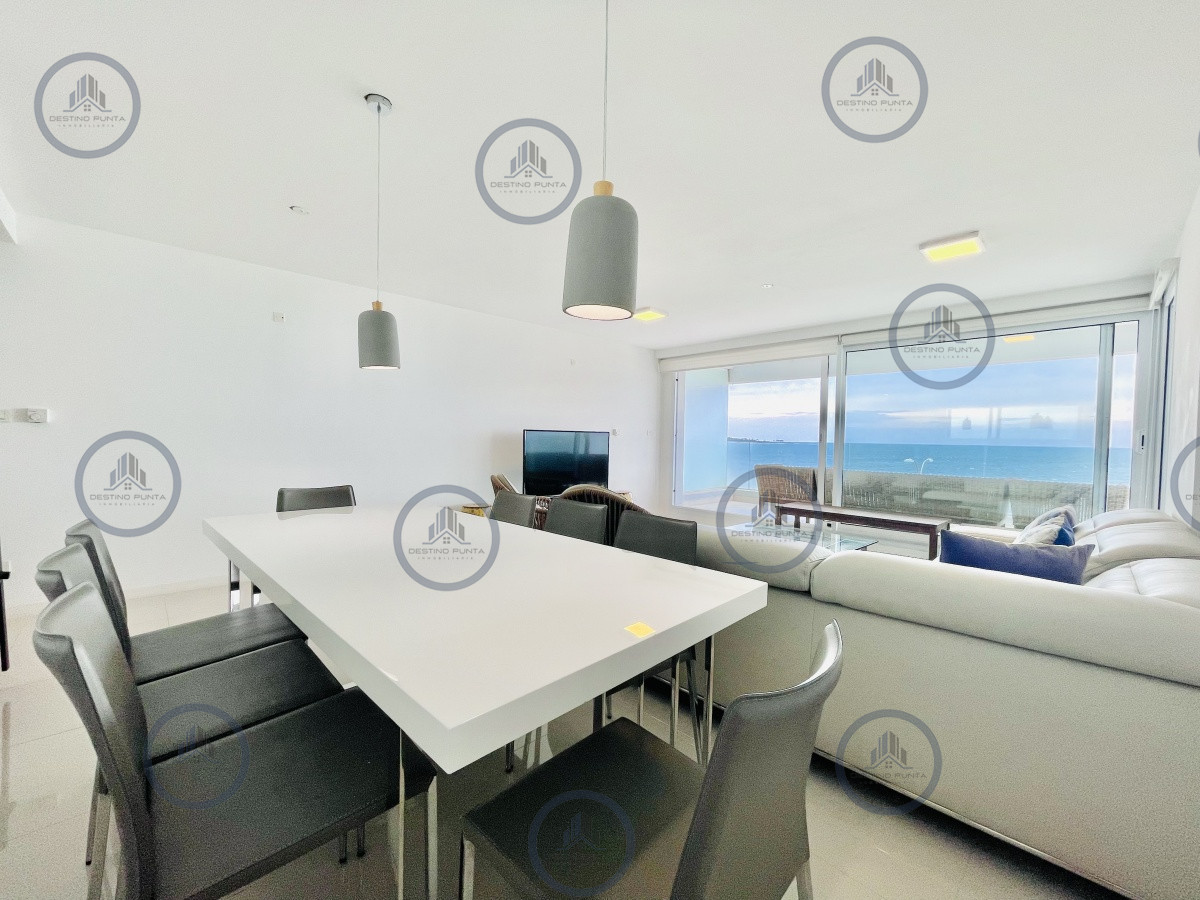Apartamento ID.304 - Apartamento de 3 Dormitorios y Parrillero Frente al Mar, Playa Mansa