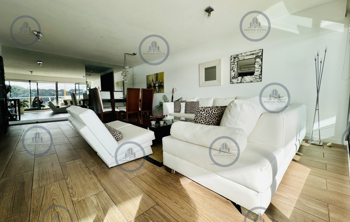 Apartamento ID.1529 - Alquiler temporal y anual de apartamento de tres dormitorios frente al mar en Pinares, playa Mansa