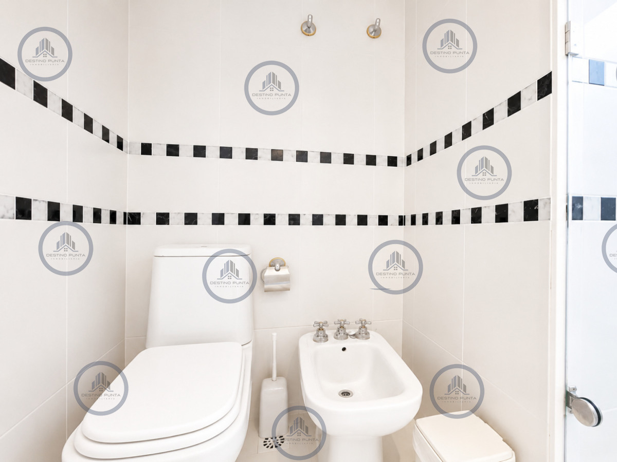 Apartamento ID.3221 - Exclusivo Apartamento Frente al Mar en Playa Brava, 4 Dormitorios 
