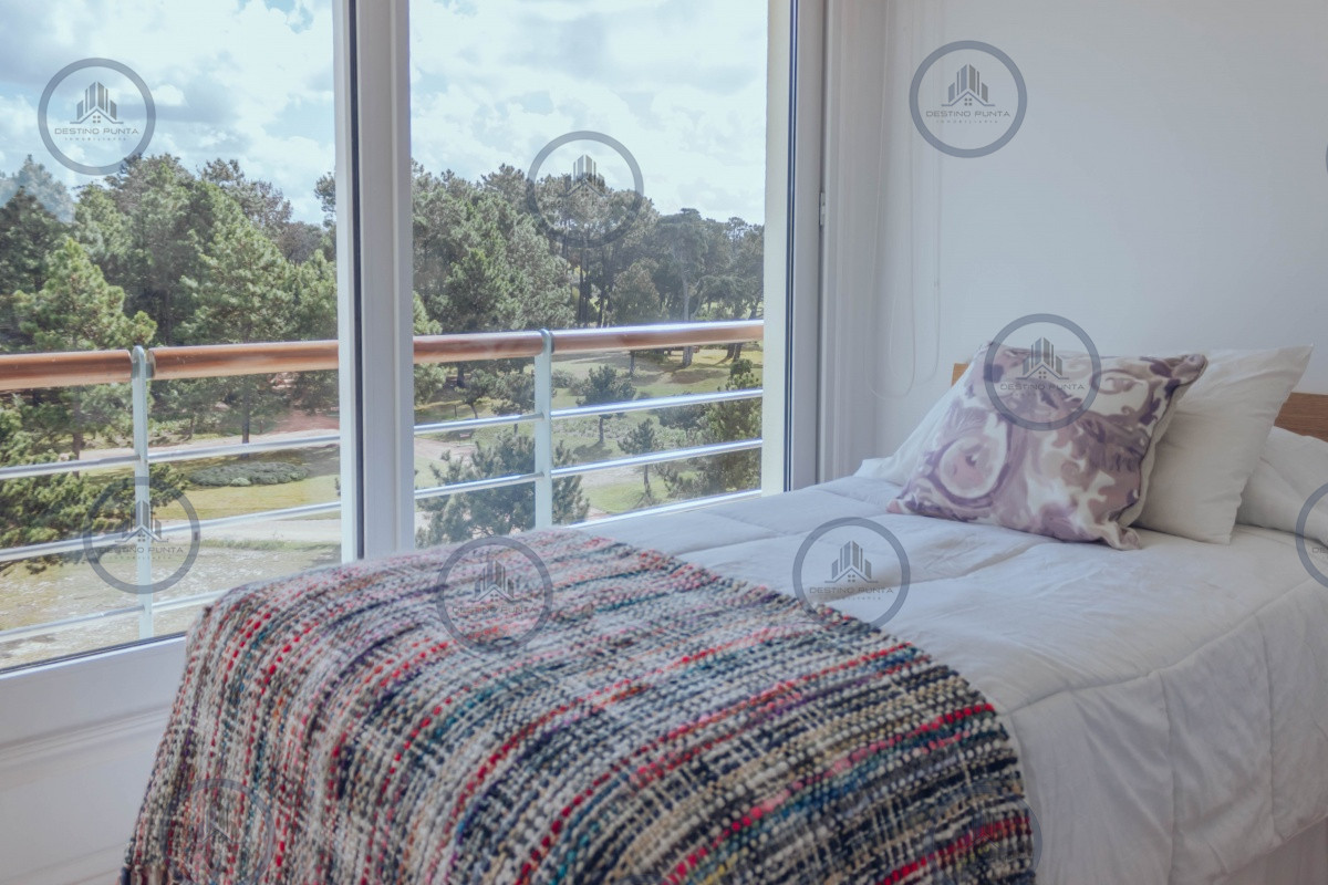 Apartamento ID.235 - Venta y alquiler temporario de maravilloso departamento penthouse en complejo privado de Playa Mansa