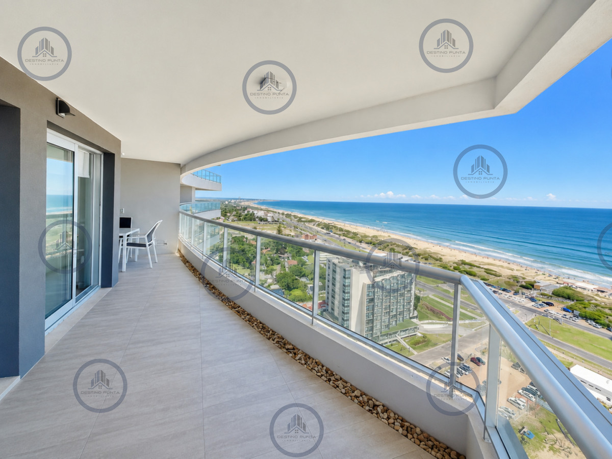 Apartamento ID.3258 - Moderno Apartamento de 3 Dormitorios con Parrillero propio y Dependencia, Playa Brava Punta del Este