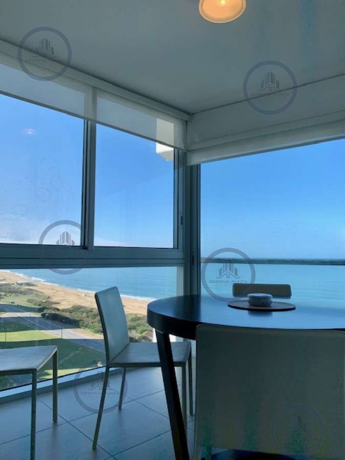 Apartamento ID.25 - Venta y alquiler temporario de apartamento de tres dormitorios mas dependencia de servicio en Playa Brava