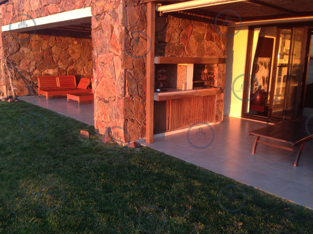 Apartamento ID.32 - Alquiler temporario de departamento esquinero de dos dormitorios mas dependencia de servicio, Punta Ballena