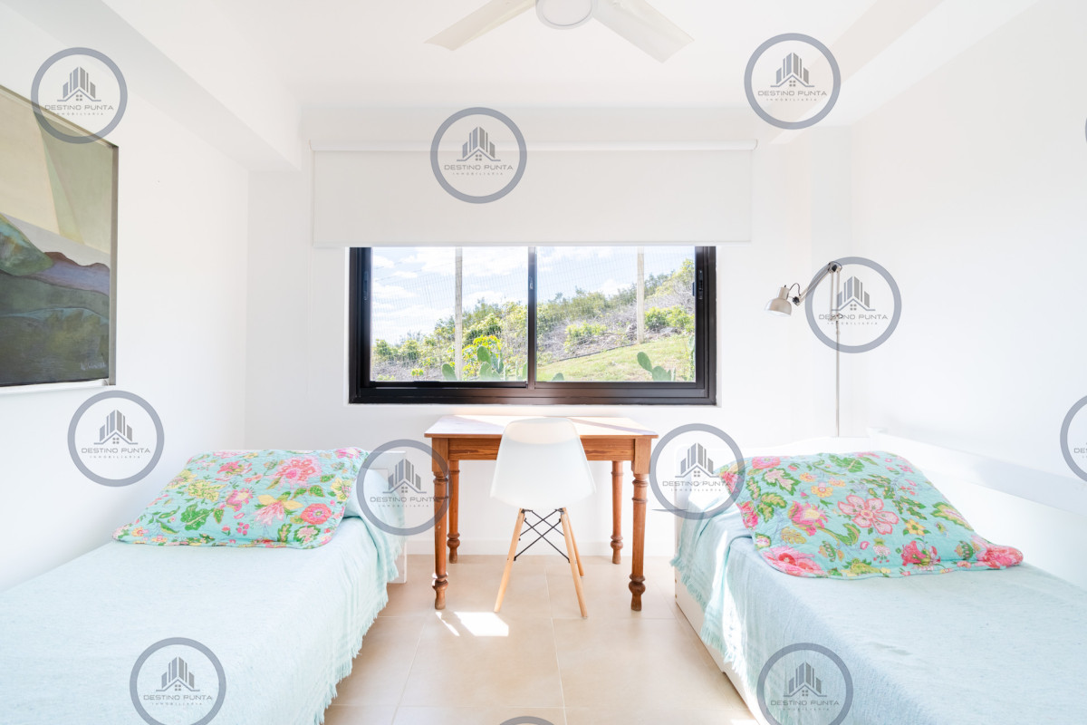 Apartamento ID.9 - Alquier temporario de amplio departamento de tres dormitorios con jardín, Punta Ballena
