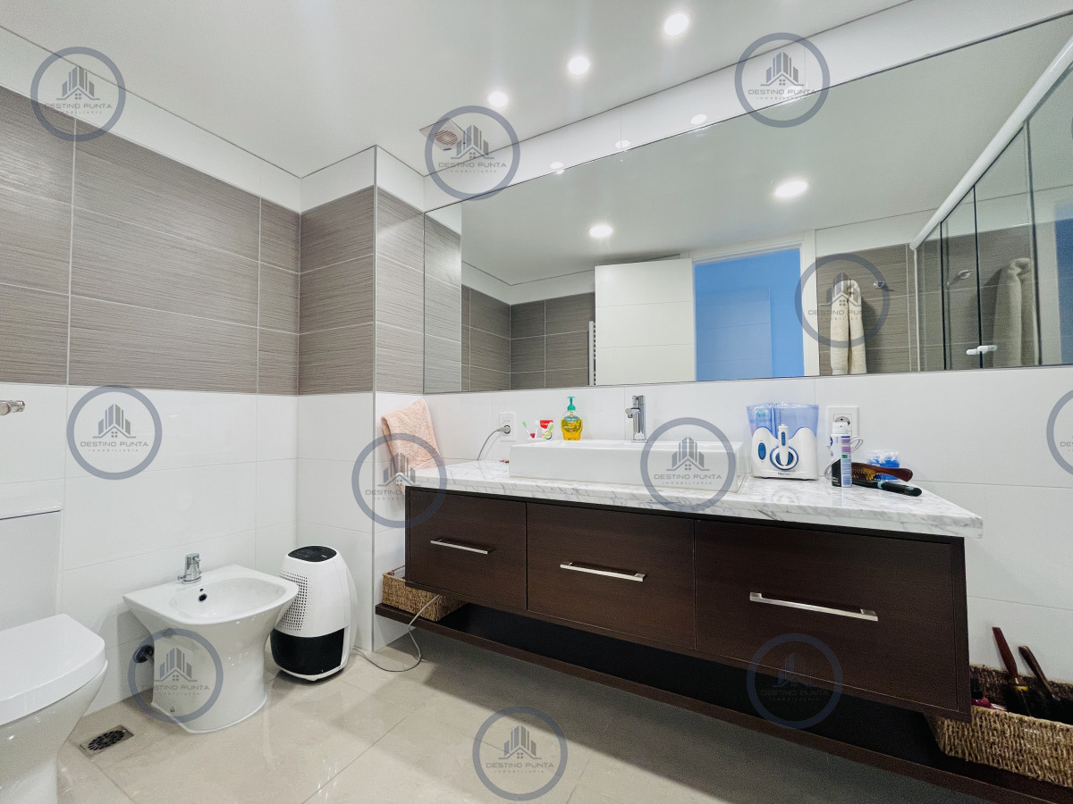 Apartamento ID.2518 -  Exclusivo Penthouse de 3 Dormitorios con Vistas panorámicas a Playa Brava, en Venta