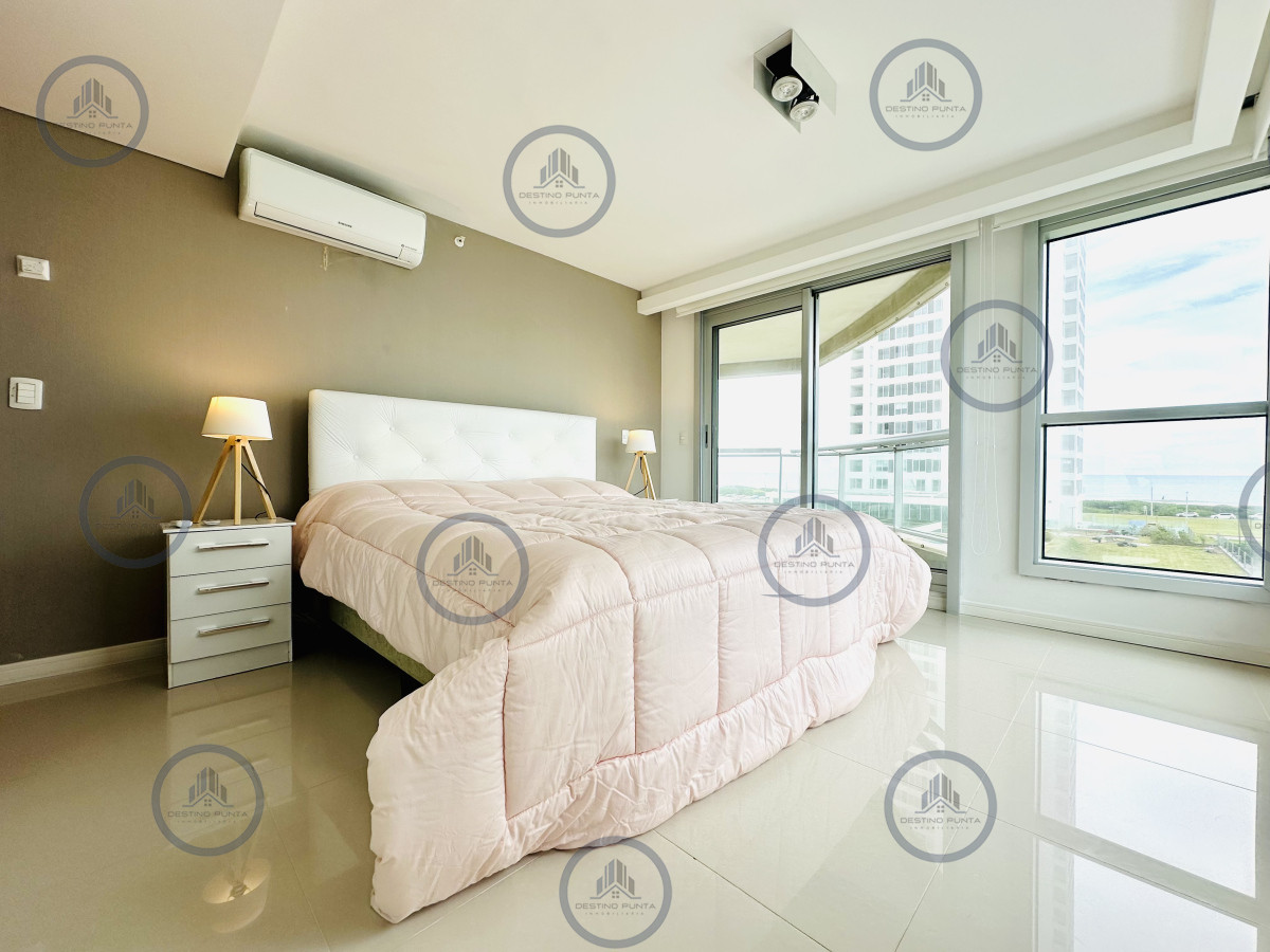 Apartamento ID.2295 - Oportunidad de venta apartamento de 3 dormitorios mas dependencia Playa Brava, Punta del Este