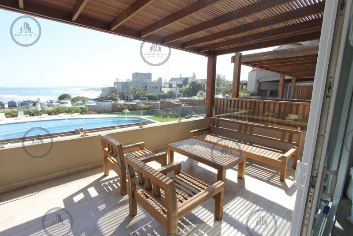 Alquiler temporario de apartamento de tres dormitorios en suite y parrillero de uso exzclusivo, Posta el Cangrejo, La Barra. — fotografía 3