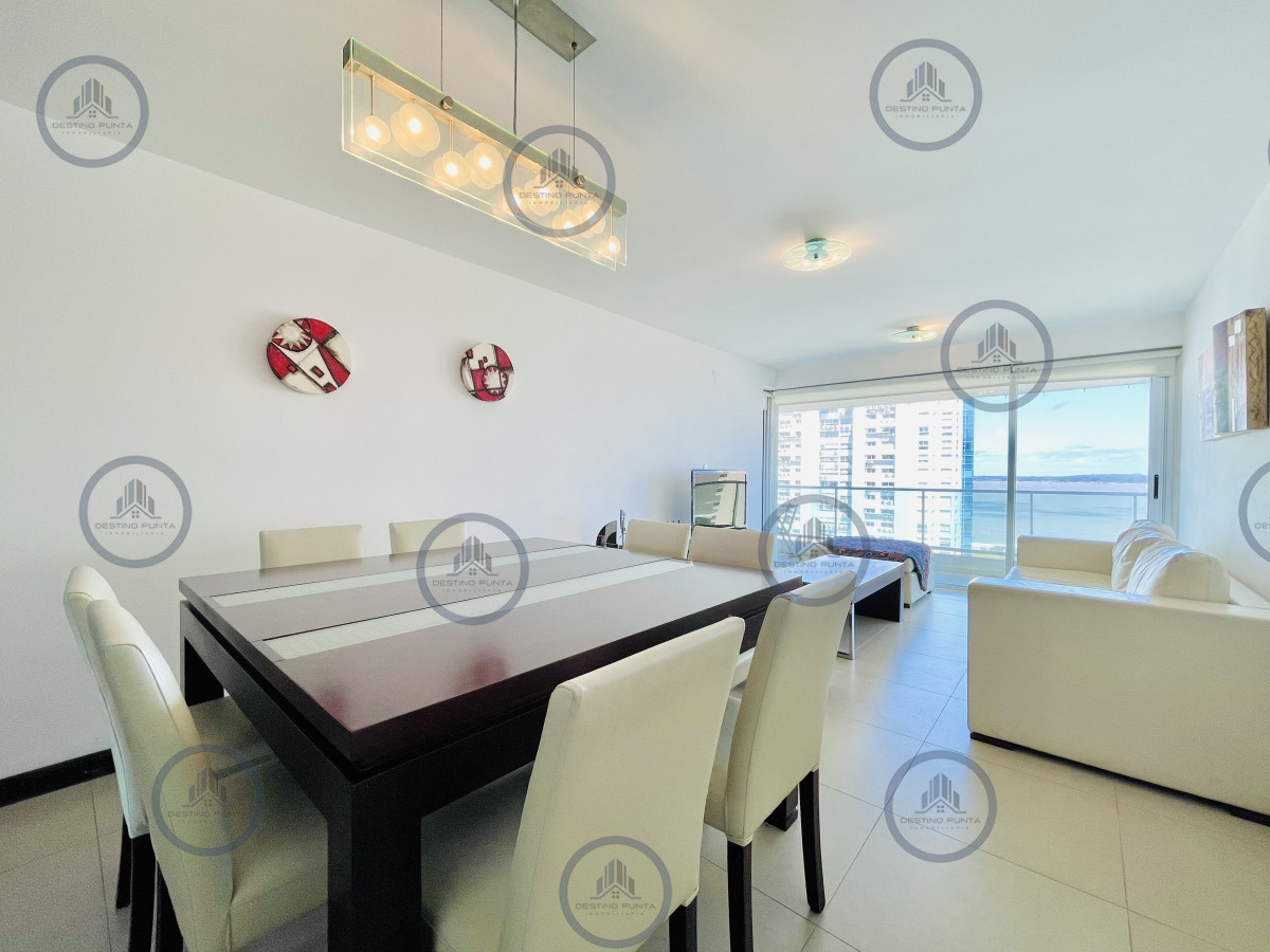 Apartamento ID.1660 - Apartamento de 2 Dormitorios, Vista al Mar y Parrillero en Playa Mansa, Venta