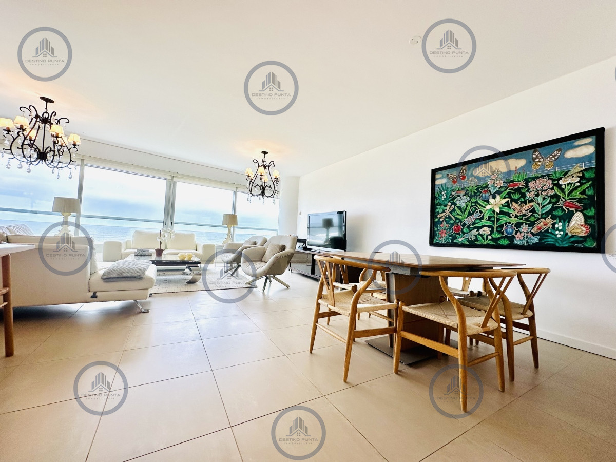 Apartamento ID.272 - Oportunidad en Venta Maravilloso departamento esquinero en Torre Le Parc, Playa Brava, Punta del Este