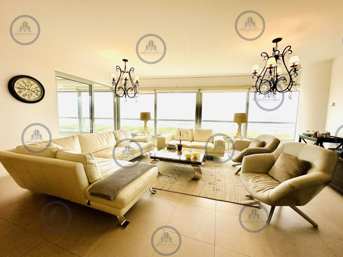 Apartamento ID.272 - Oportunidad en Venta Maravilloso departamento esquinero en Torre Le Parc, Playa Brava, Punta del Este