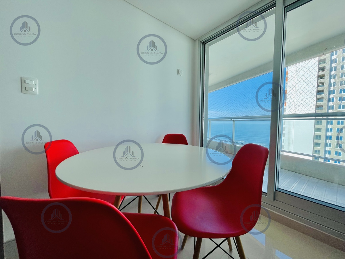 Apartamento ID.165 - Apartamento con Vista al Mar de 3 Dormitorios y Dependencia + Parrillero en Playa Brava, Punta del Este 