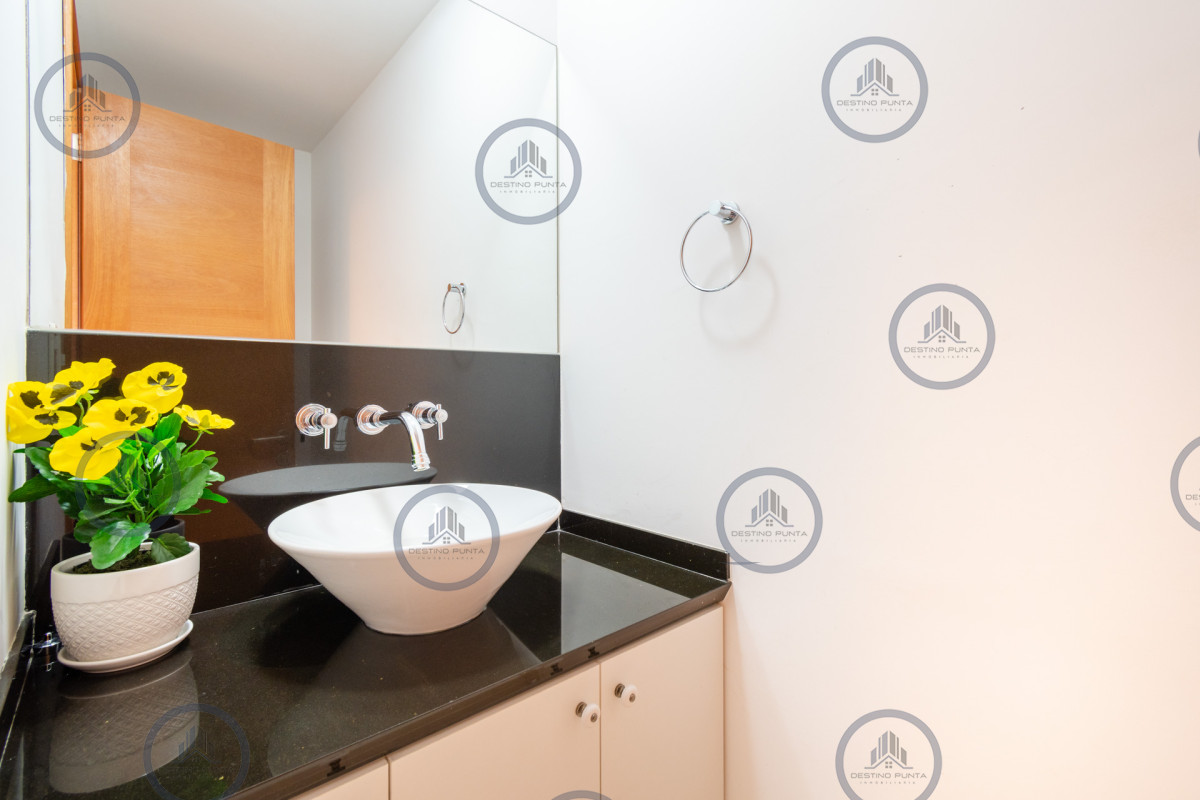 Apartamento ID.1750 - Excelente Apartamento de 2 Dormitorios en Playa Mansa - Punta del Este