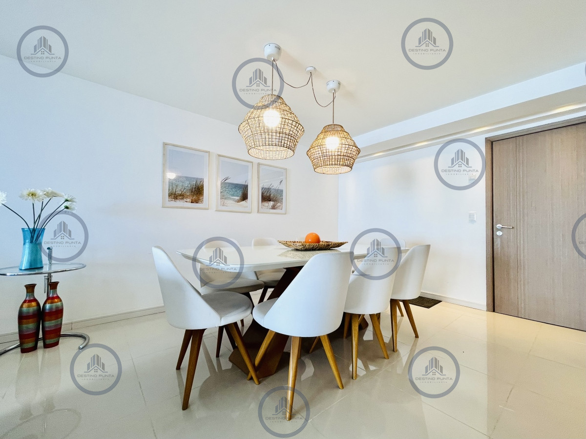 Apartamento ID.165 - Apartamento con Vista al Mar de 3 Dormitorios y Dependencia + Parrillero en Playa Brava, Punta del Este 