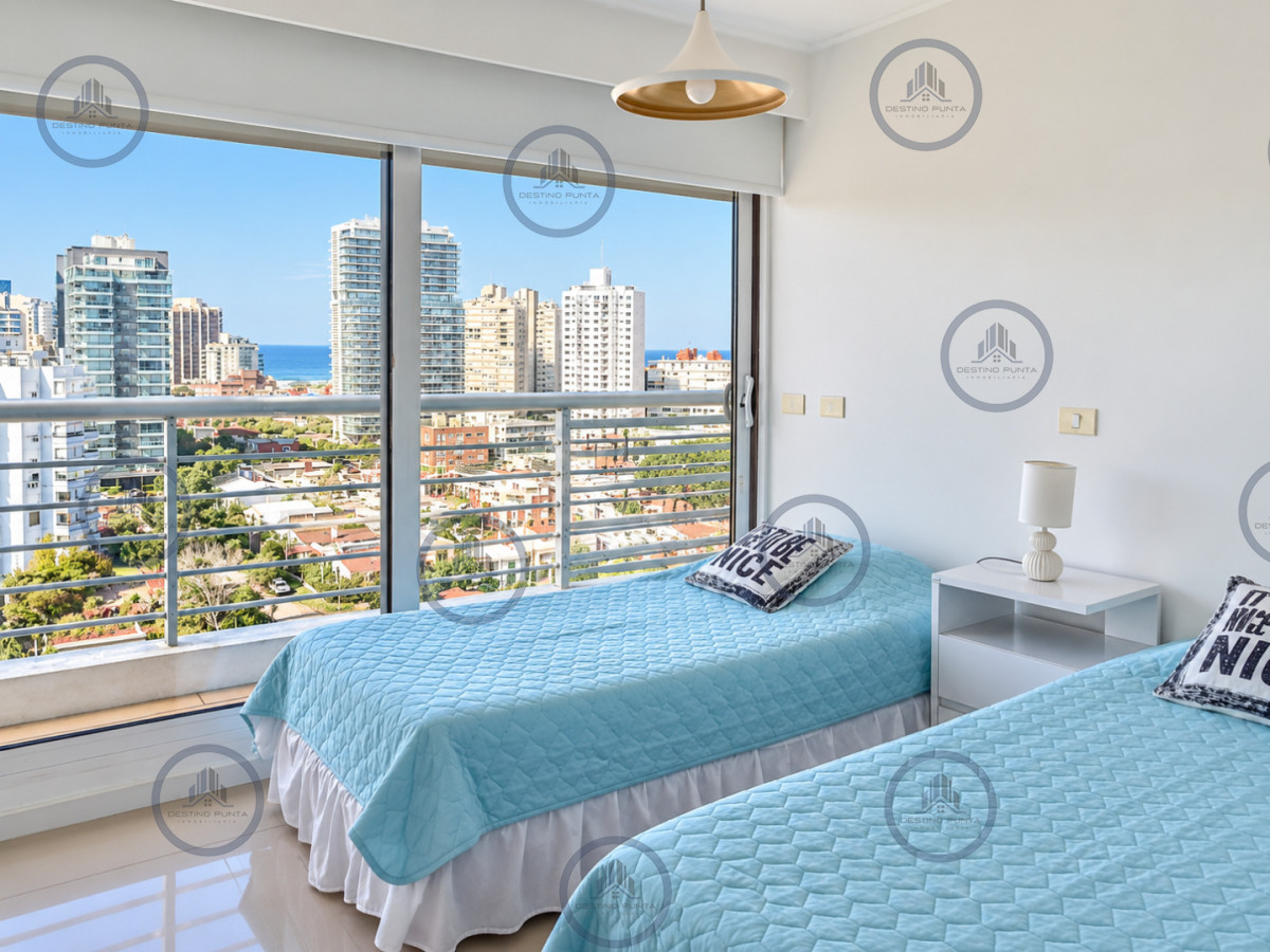 Apartamento ID.3306 - Moderno Apartamento de 3 Dormitorios en suite con Vista al Mar, Playa Mansa, Punta del Este