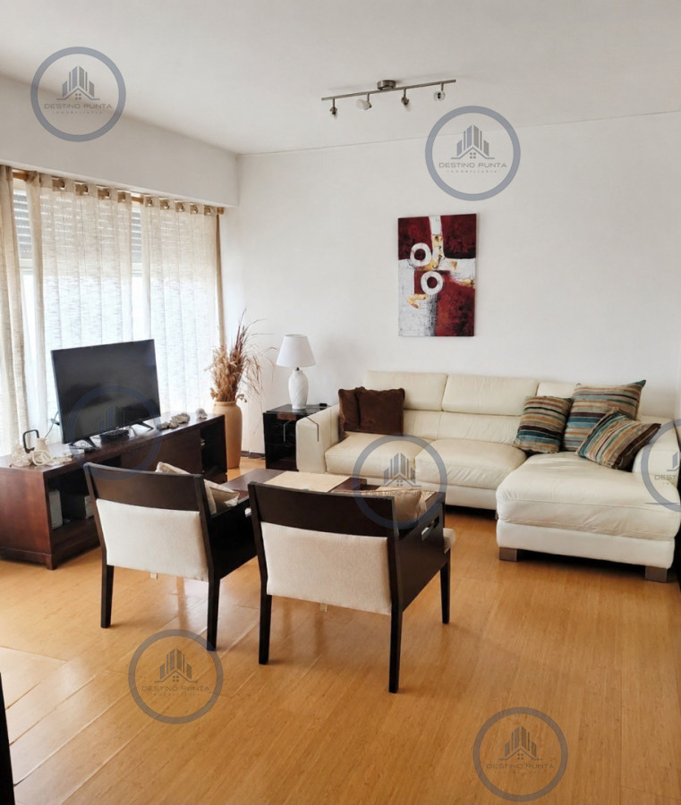 Apartamento ID.3193 - Venta | Apartamento de 2 dormitorios frente al mar – Playa Mansa, Punta del Este