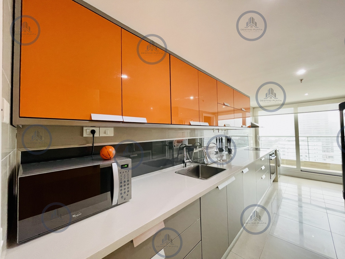 Apartamento ID.159 - Moderno Apartamento de 3 Suites en Playa Mansa con Vista al Mar