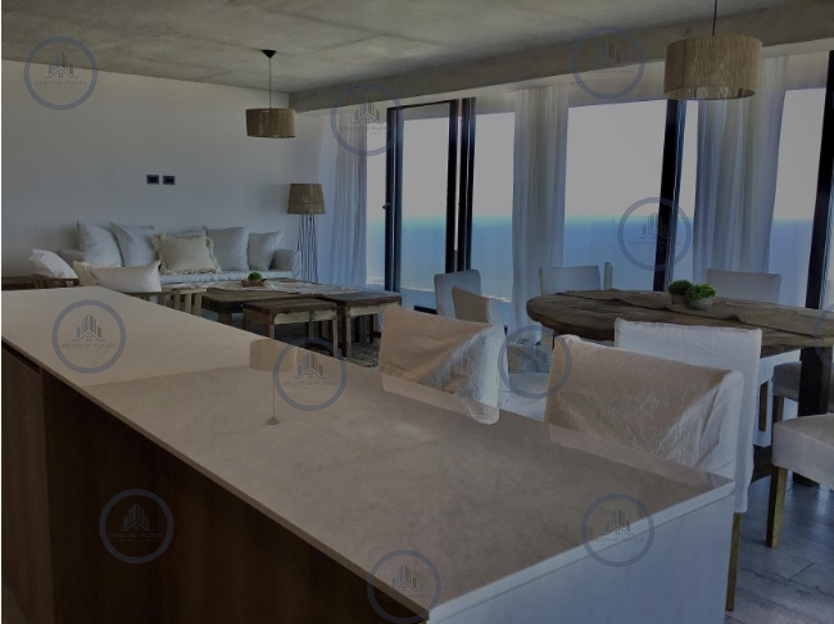Apartamento ID.676 - Venta de Apartamento de 2 Dormitorios en suite piso alto de Torre Surfside Village, Punta del Este