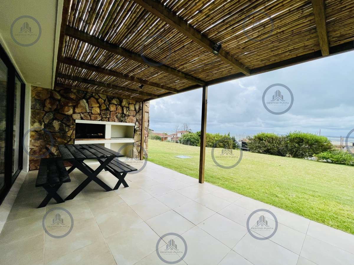 Apartamento ID.1039 - Alquiler temporario de apartamento de un dormitorio con parrillero y jardín, Punta Ballena