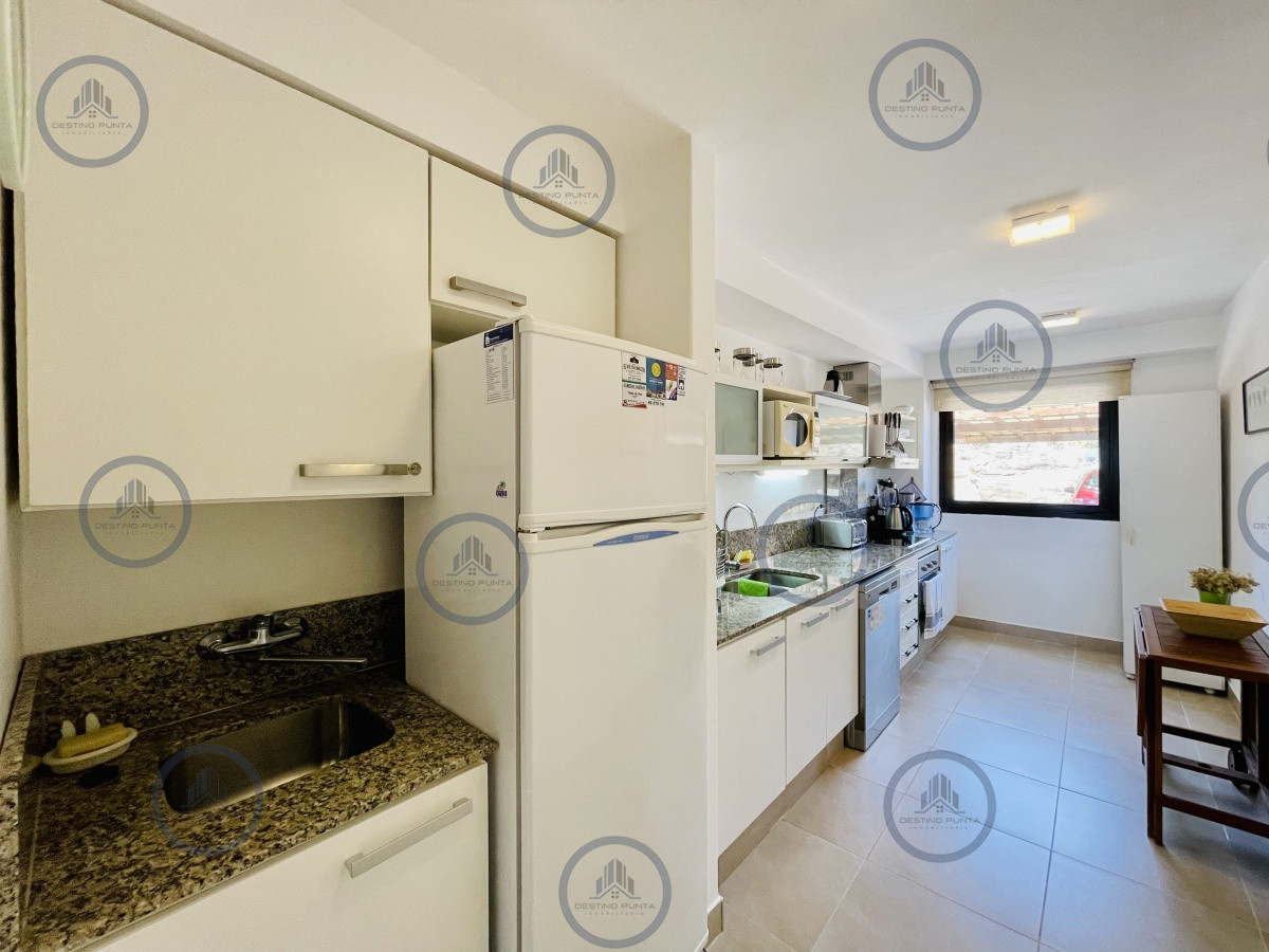 Apartamento ID.928 - Alquiler temporario de apartamento de dos dormitorios con parrillero de uso exclusivo en Punta Ballena