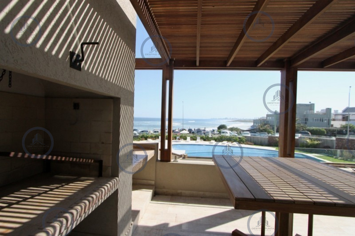 Alquiler temporario de apartamento de tres dormitorios en suite y parrillero de uso exzclusivo, Posta el Cangrejo, La Barra. — fotografía 2
