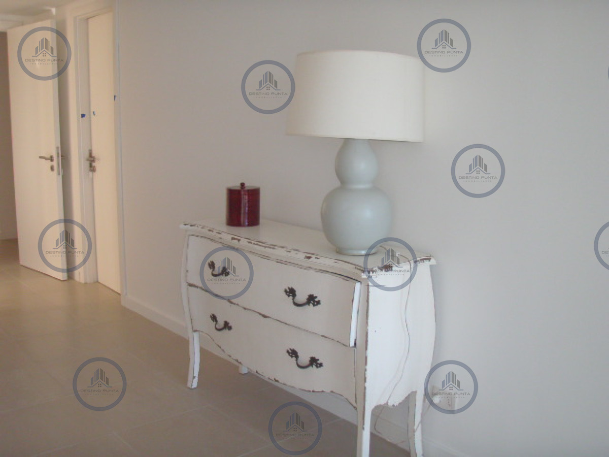 Apartamento ID.50 - Alquiler temporario de departamento esquinero en torre Le Parc, Punta del Este