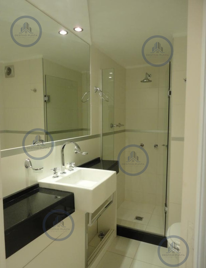 Apartamento ID.956 - Apartamento de 6 Dormitorios Frente al Puerto de Punta del Este