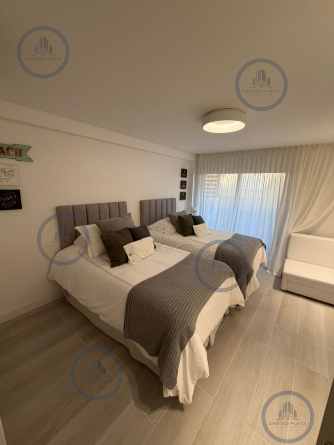 Apartamento ID.1143 - Alquiler temporario de apartamento de dos dormitorios con dos baños en suite, punta ballena 