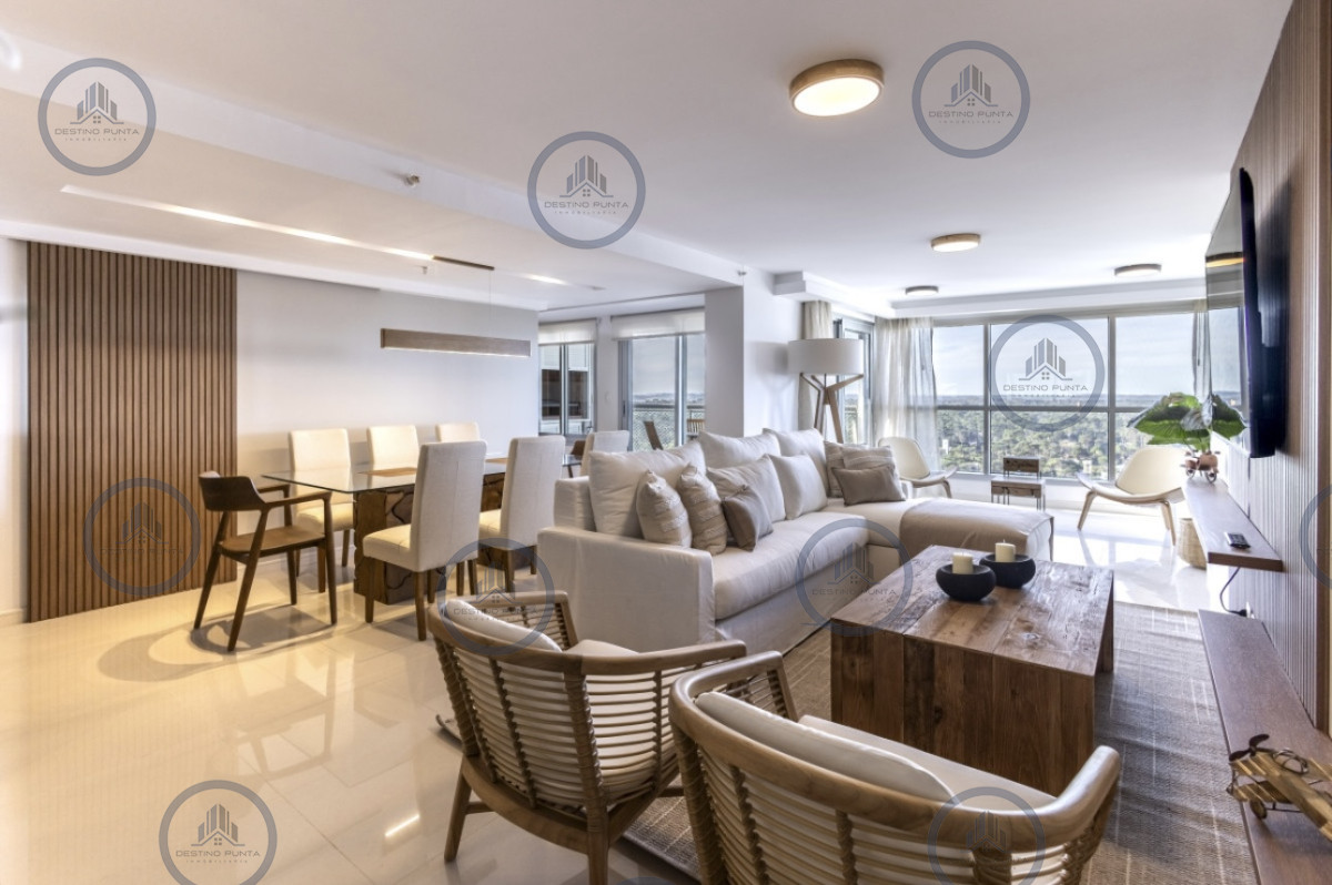 Apartamento ID.171 - Moderno Penthouse con Vista al Mar, en Playa Brava, 3 Dormitorios con Parrillero y Dependencia de servicio