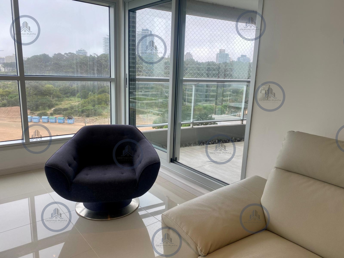 Apartamento ID.2159 - Oportunidad Moderno Apartamento de 2 Dormitorios y Dependencia a Pasos de Playa Brava
