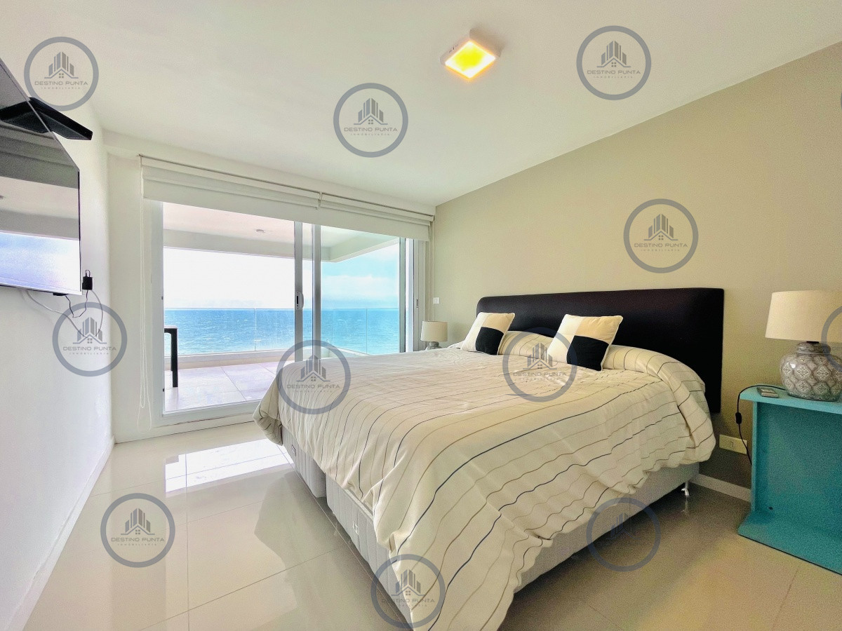 Apartamento ID.304 - Apartamento de 3 Dormitorios y Parrillero Frente al Mar, Playa Mansa
