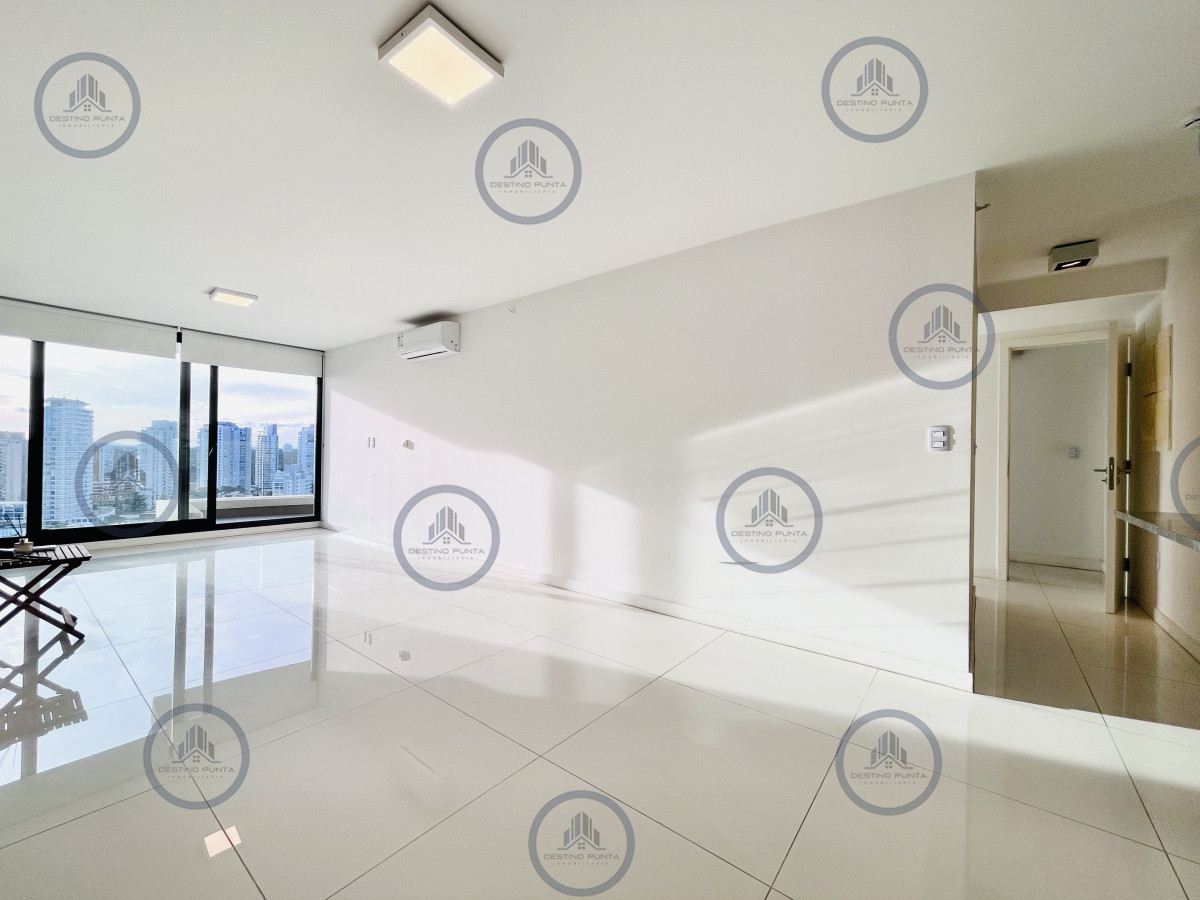 Apartamento ID.2711 - Apartamento de 2 Dormitorios en Alquiler Anual a pasos de Playas Mansa y Brava