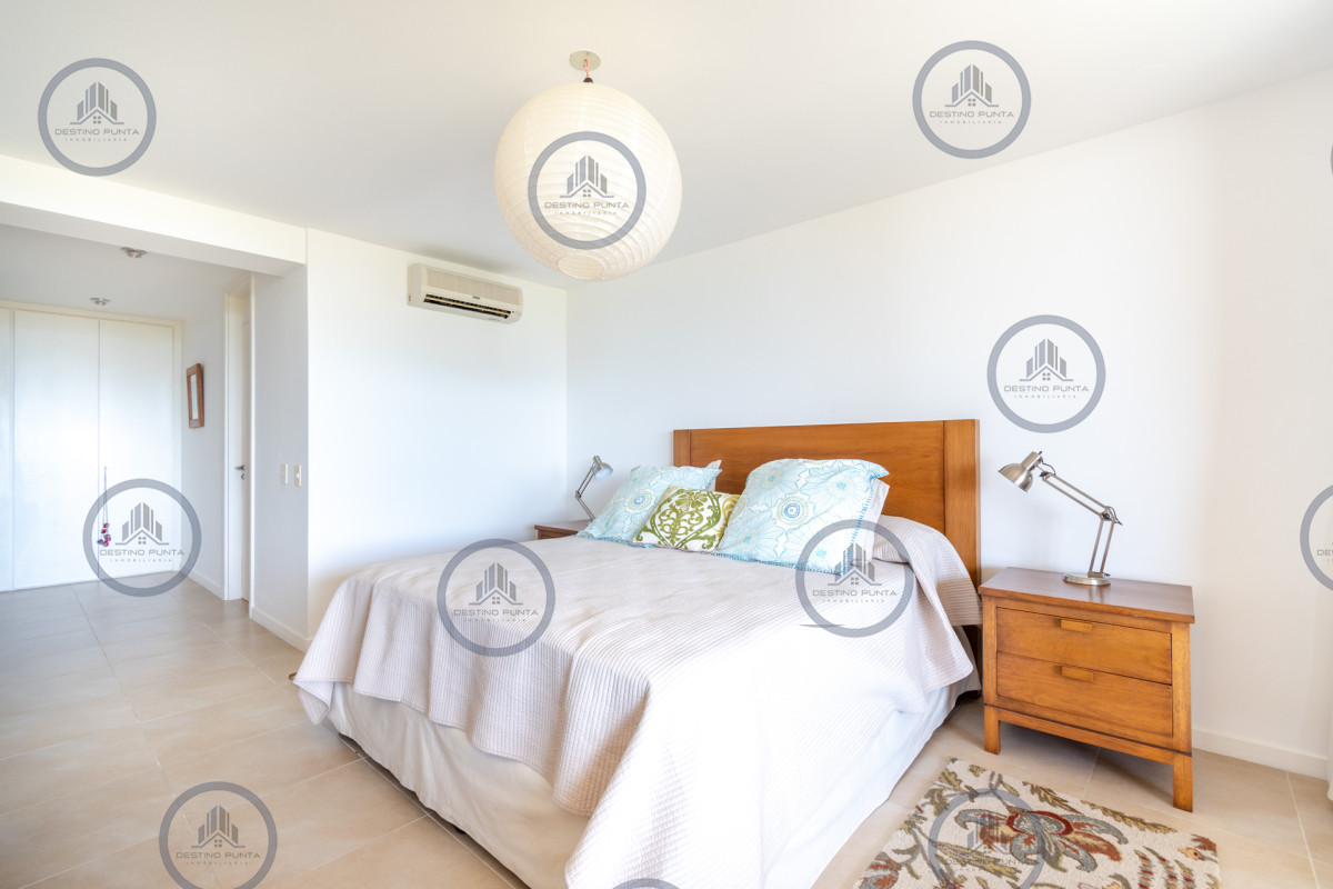 Apartamento ID.9 - Alquier temporario de amplio departamento de tres dormitorios con jardín, Punta Ballena