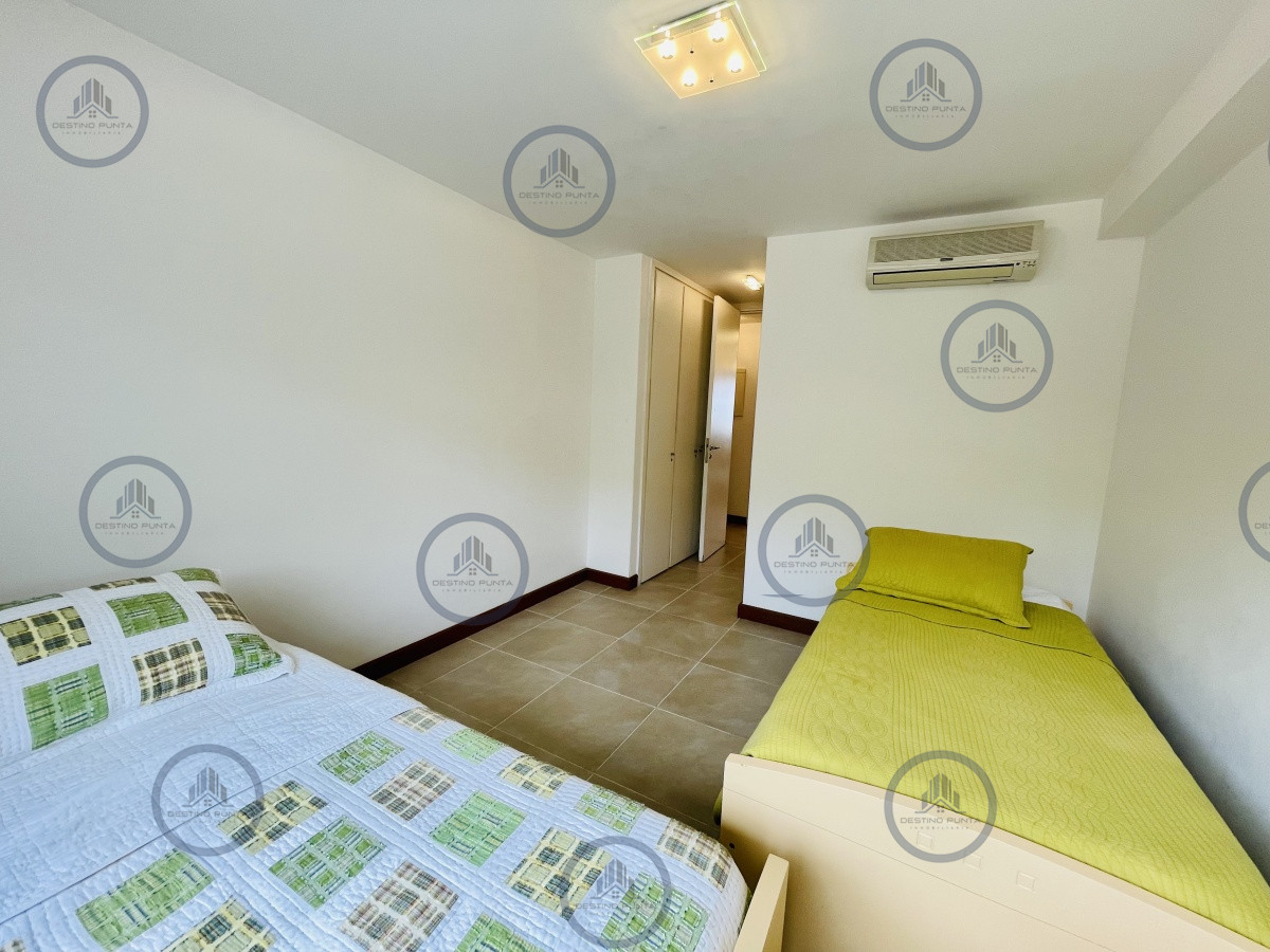 Apartamento ID.583 - Alquiler temporario de apartamento de dos dormitorios con Parrillero de uso exclusivo en complejo privado de Punta Ballena