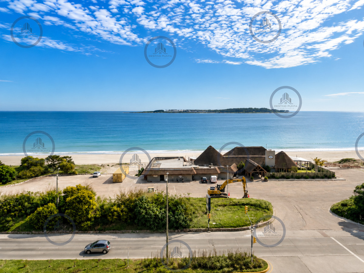 Apartamento ID.79 - Apartamento de 3 Dormitorios sobre Playa Mansa, en Venta y Alquiler, Punta del Este