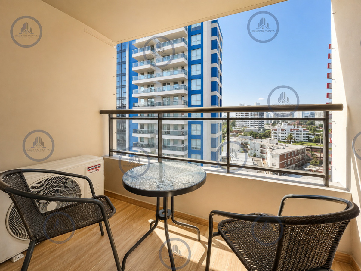 Apartamento ID.1196 - Alquiler anual o venta Apartamento de 2 Dormitorios, Playa Brava, Punta del Este