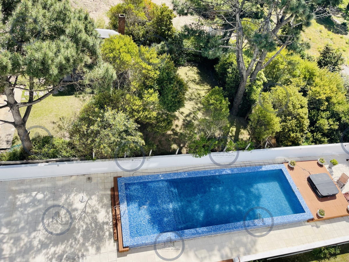 Apartamento ID.881 - Apartamento de 2 Dormitorios en Venta a metros de playa Brava, Punta del Este