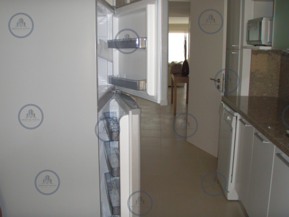 Apartamento ID.50 - Alquiler temporario de departamento esquinero en torre Le Parc, Punta del Este