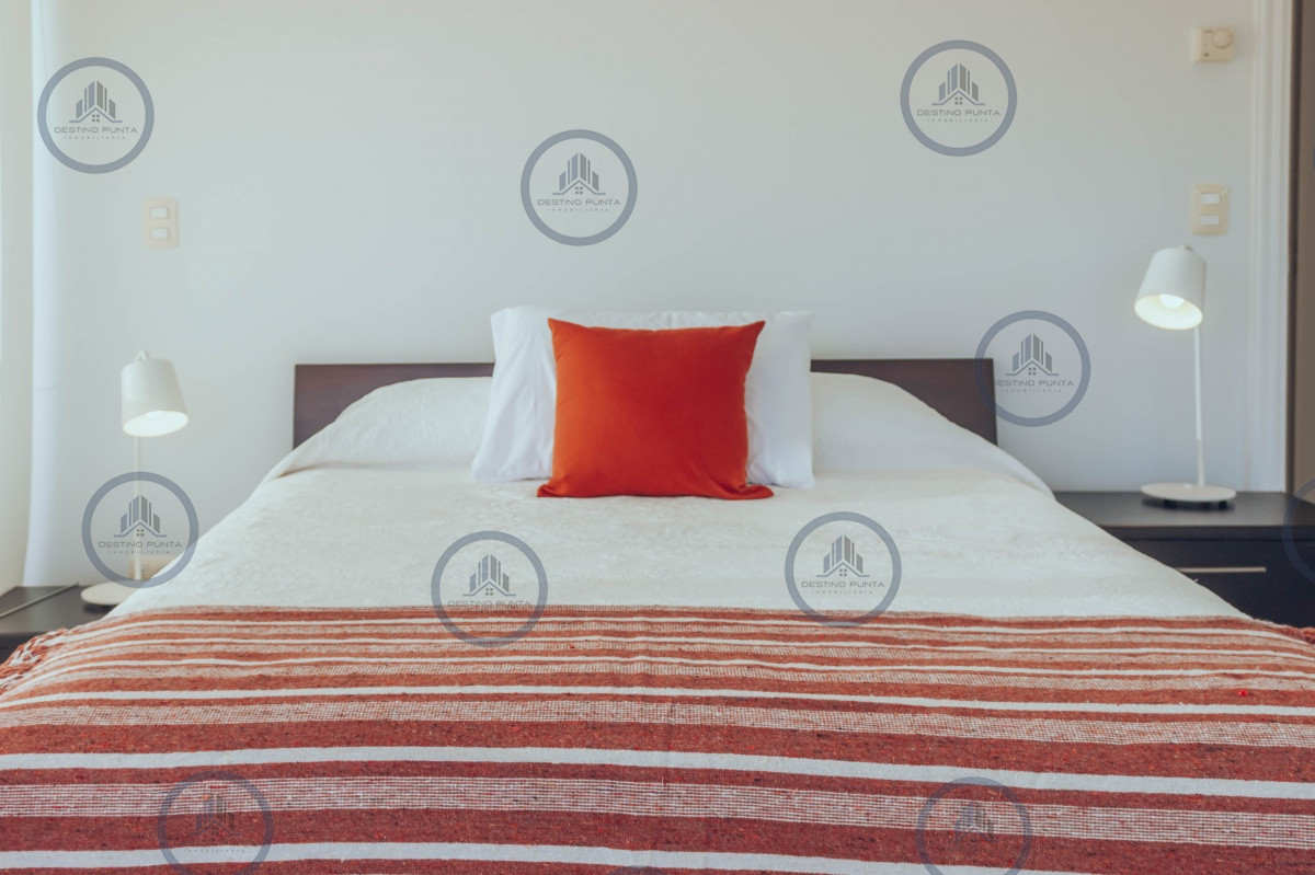 Apartamento ID.235 - Venta y alquiler temporario de maravilloso departamento penthouse en complejo privado de Playa Mansa