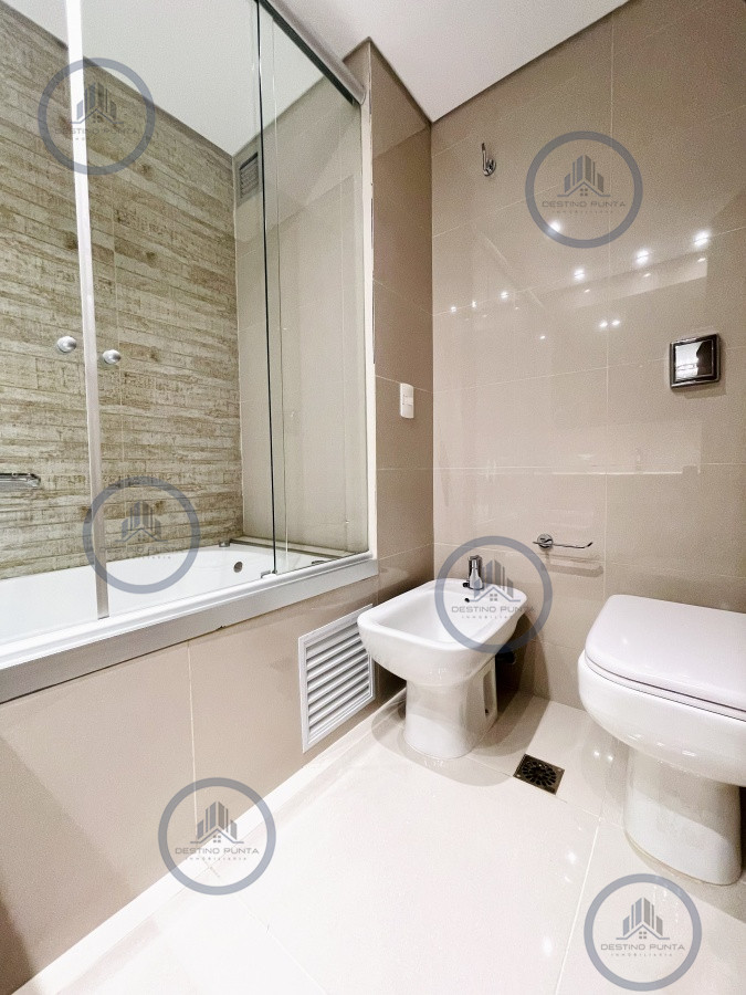 Apartamento ID.801 - Apartamento de 2 Dormitorios y Parrillero con Vista al Mar en Playa Brava, Look Tower