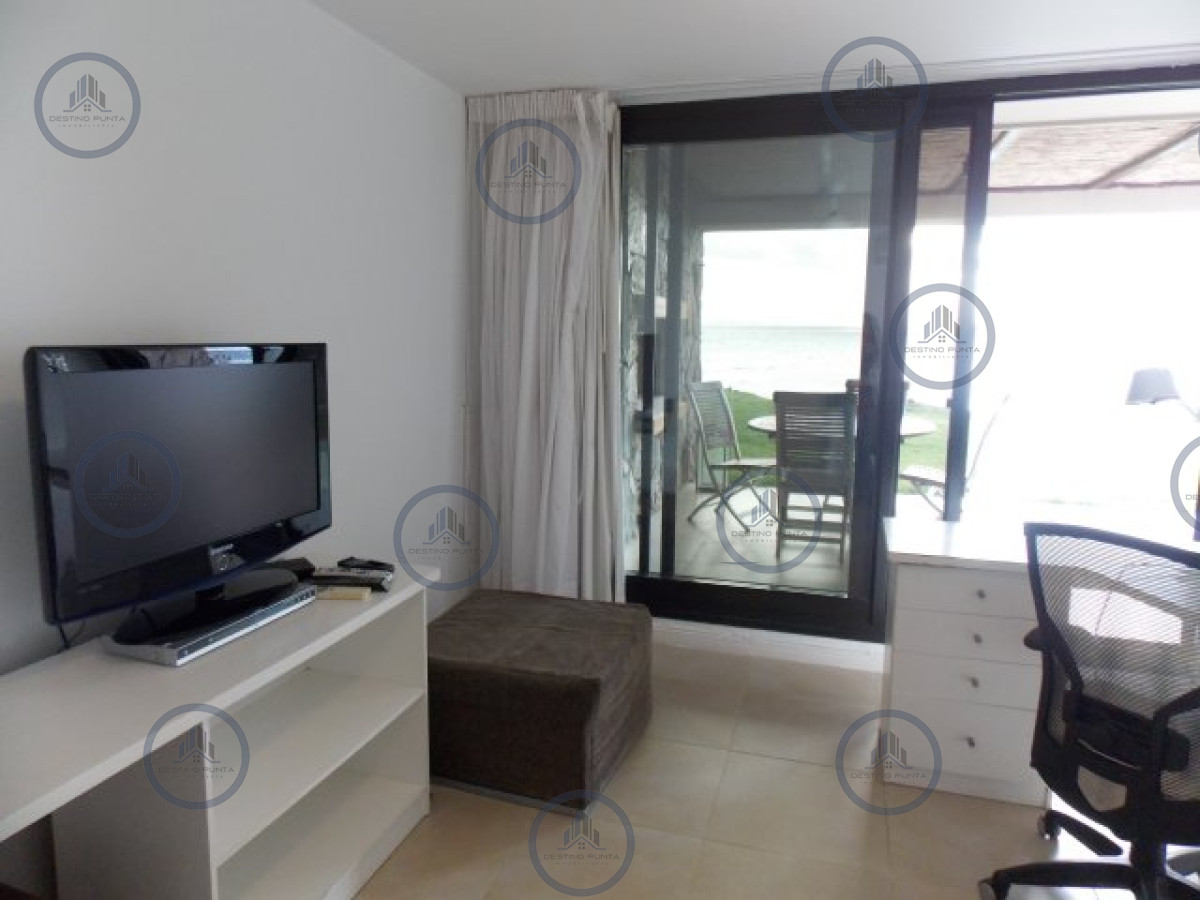Apartamento ID.32 - Alquiler temporario de departamento esquinero de dos dormitorios mas dependencia de servicio, Punta Ballena