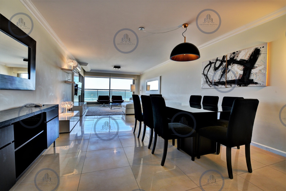 Apartamento ID.238 - Apartamento de 3 Dormitorios en Imperiale, Frente al Mar  - Oportunidad en Venta