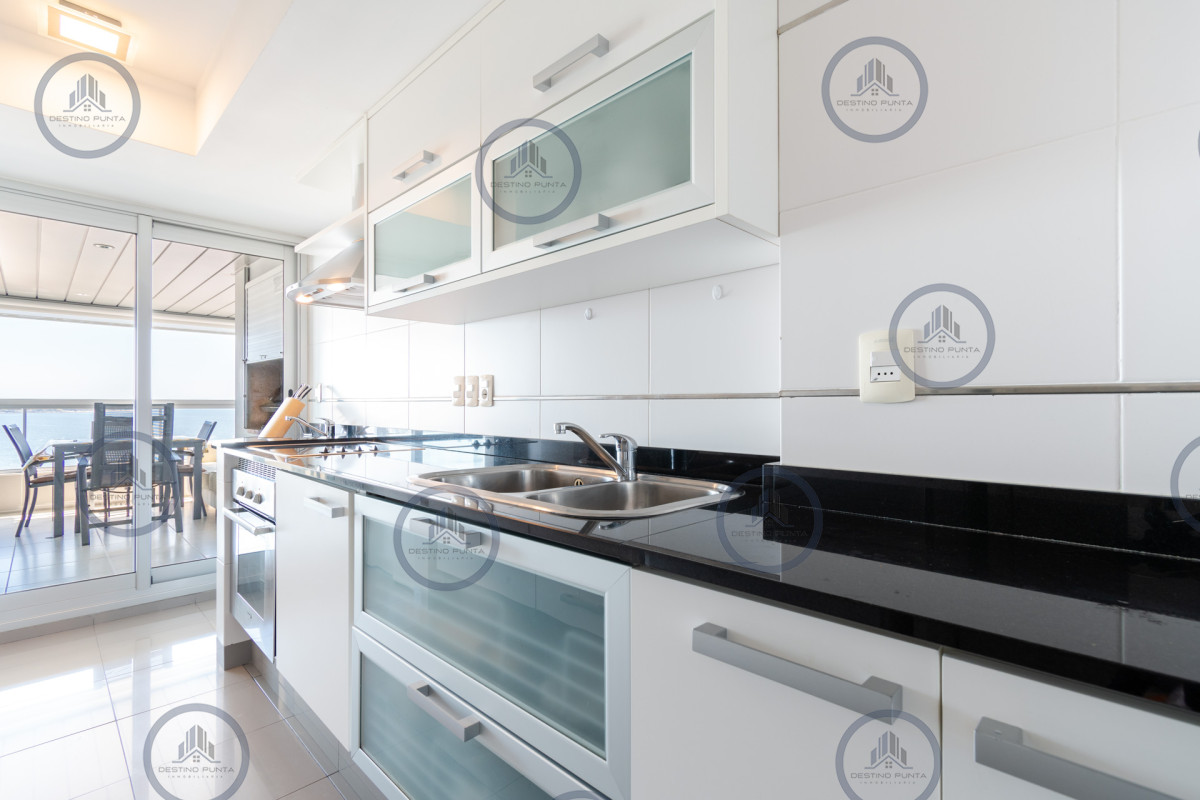Apartamento ID.364 - Excelente Apartamento de 2 Dormitorios y Parrillero, Playa Mansa Punta del Este