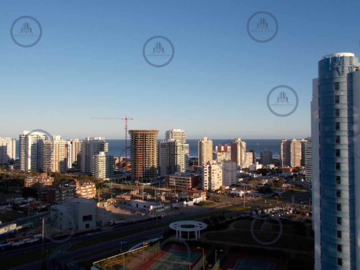 Apartamento ID.86 - Venta  de apartamento esquinero de tres dormitorios en Playa Mansa