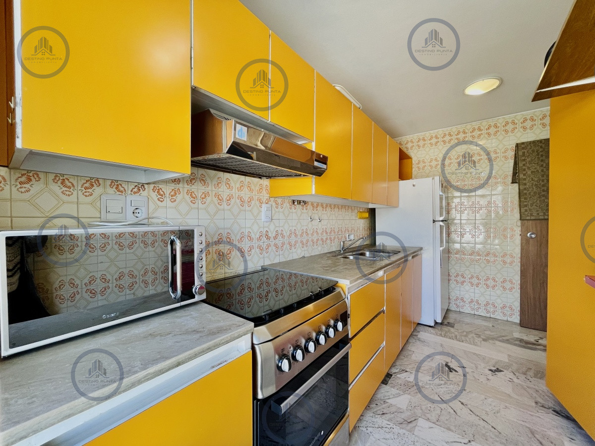 Apartamento ID.824 - Apartamento de 2 Dormitorios Reciclado, Península de Punta del Este