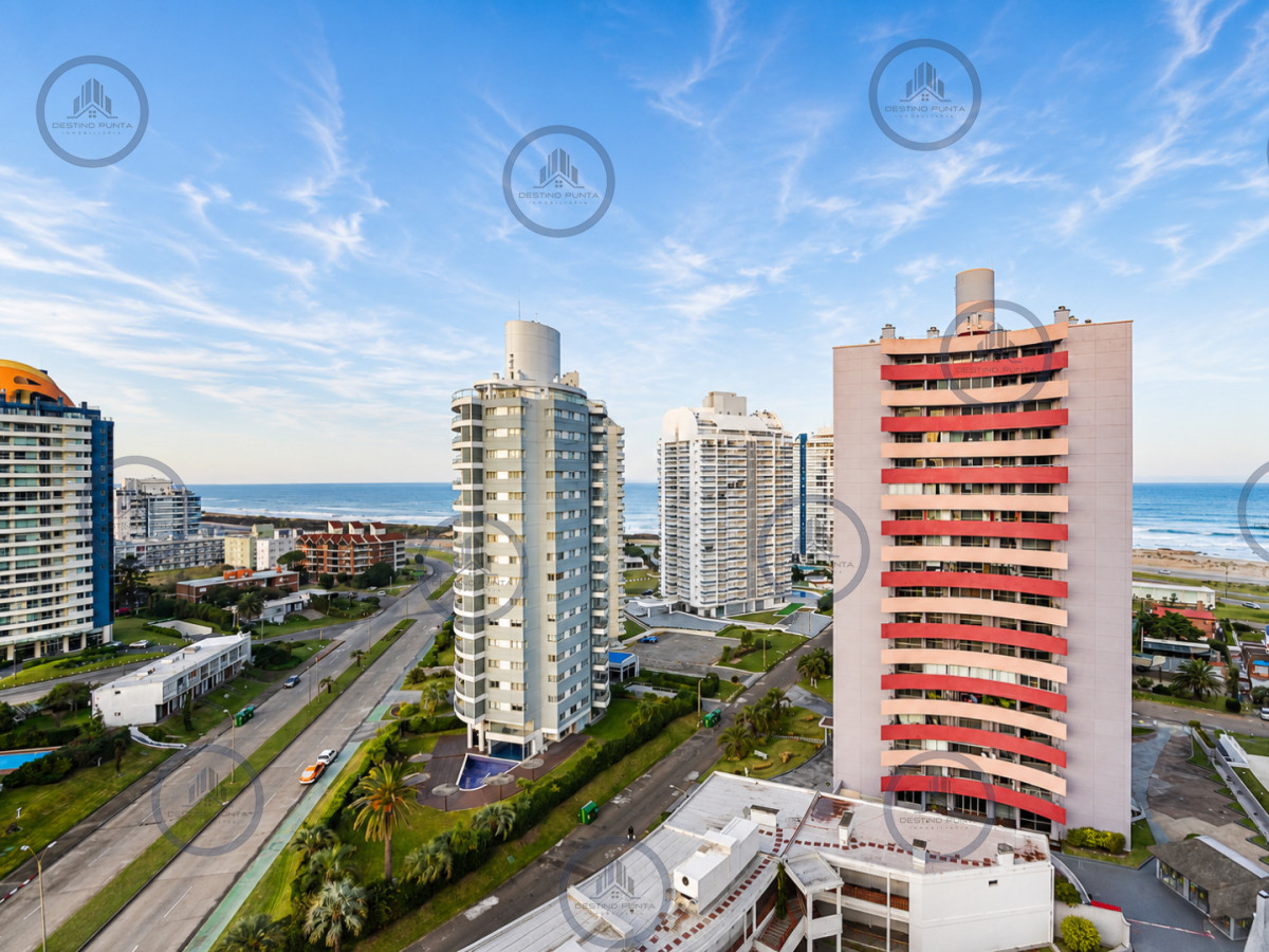 Apartamento ID.327 - Apartamento de 2 Dormitorios y Medio en Forest Tower - Punta del Este